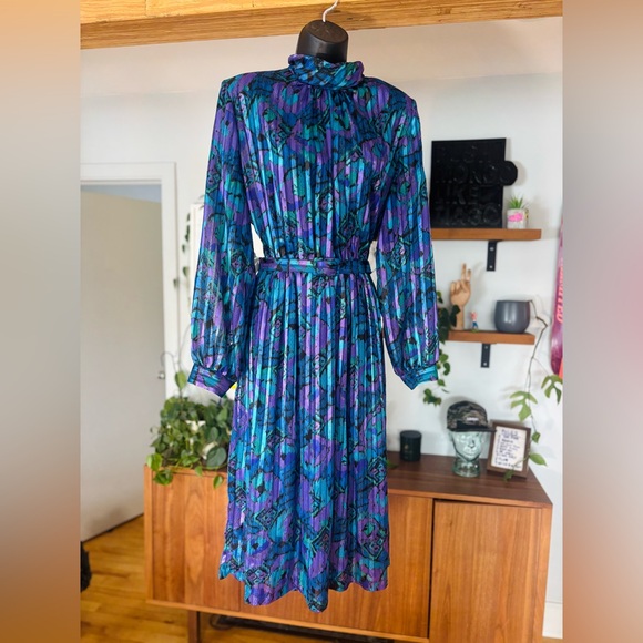 Vintage 80s–90s Pleated Midi Dress | D’Allaird’s | Size 12 | 28–36" Waist - Picture 7 of 12